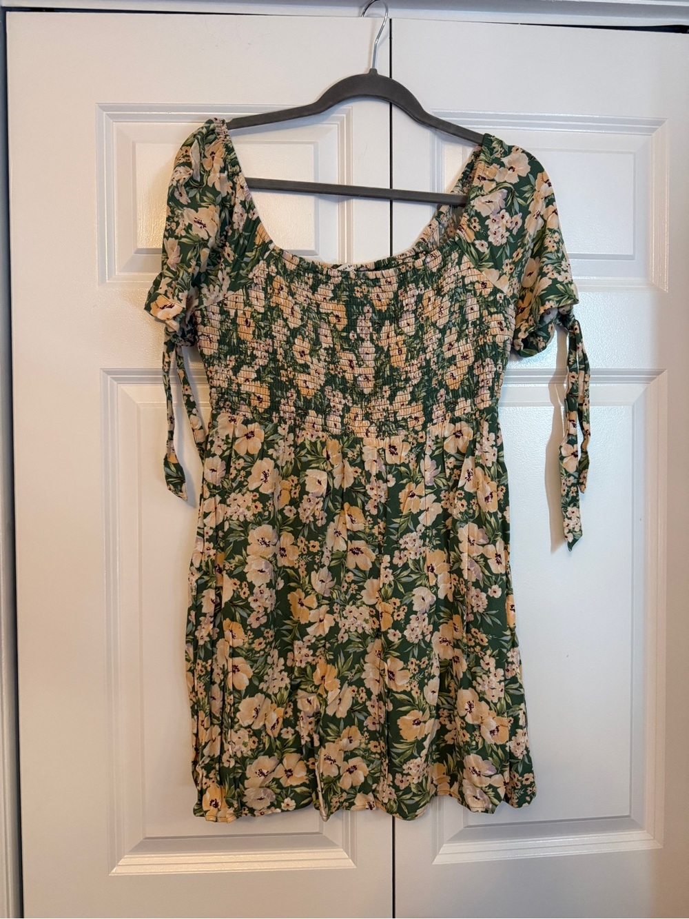 American Eagle Outfitters Green Floral Smocked Dress with Tie Sleeves